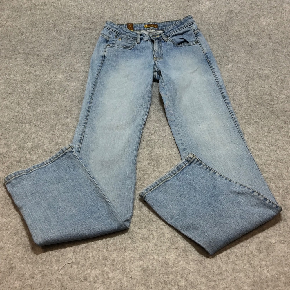 Aura from the Women at Wrangler Light Wash Flare Jeans 4R XTL Blue